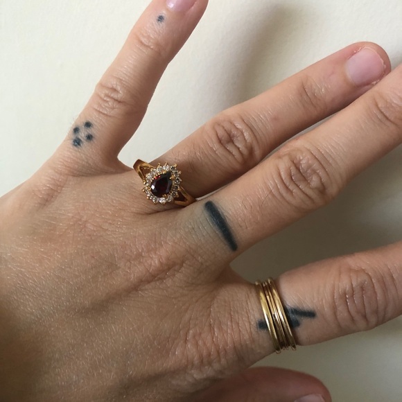 Ruby costume ring - Picture 8 of 8